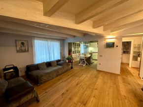 Arya Lake Apartment